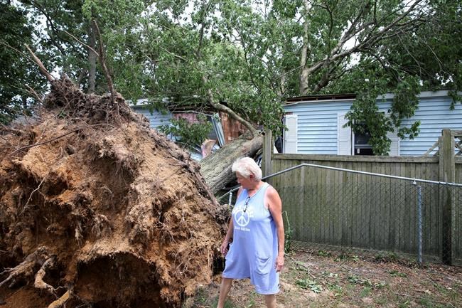Multiple tornadoes in Illinois; homes, gas station damaged | iNFOnews.ca