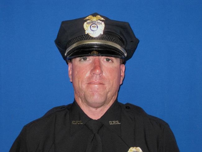 Officer, suspect shot and killed in New Mexico town | iNFOnews.ca