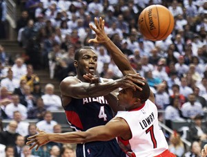 Jonas Valanciunas leads Raptors to season-opening victory over Atlanta Hawks | iNFOnews.ca CP30487424