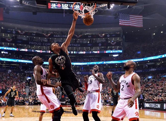 Bucks star Giannis Antetokounmpo puts on a show in playoff win over Toronto | iNFOnews.ca