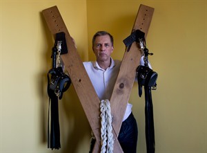 BDSM educators say 'Fifty Shades' isn't an accurate portrayal of kink community | iNFOnews.ca CP31872208