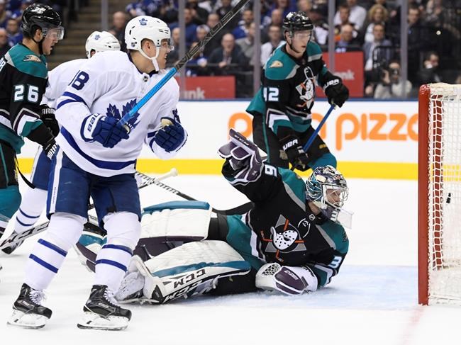 Anaheim Ducks drop another game, left searching for answers against Maple Leafs | iNFOnews.ca