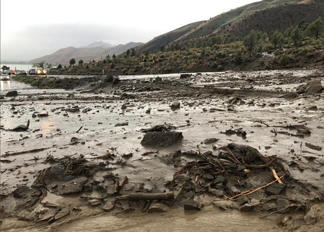 Big mudslide blocks US 395 near Nevada-California state line | iNFOnews.ca