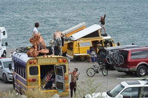 Rain delays Burning Man voyagers at makeshift camp at Reno Wal-Mart, resort casino parking lot | iNFOnews.ca CP29629319