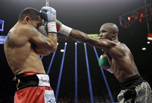 Mayweather leaves open possibility of big-money fight with Manny Pacquiao | iNFOnews.ca CP29889071