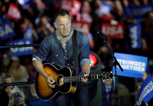 Tom Hanks turns fanboy in breezy chat with Bruce Springsteen | iNFOnews.ca