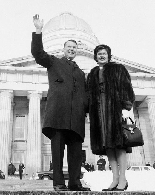 Former Vermont governor who presided over liberal swing dies | iNFOnews.ca