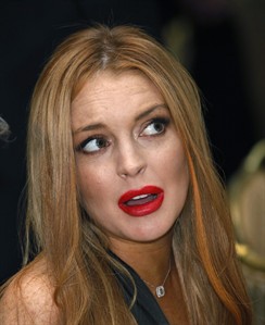 Lindsay Lohan arrested in NYC, charged with leaving scene of minor car accident | iNFOnews.ca