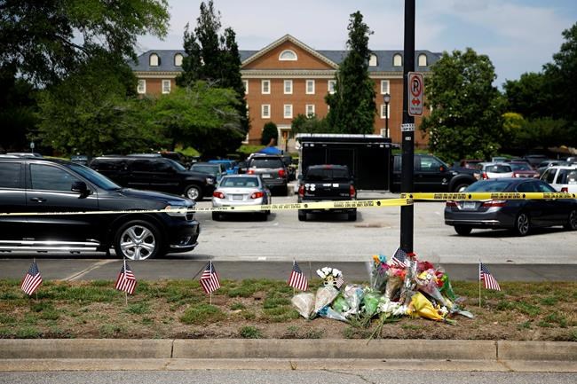 Questions remain as probes dig into Virginia Beach shooting | iNFOnews.ca Questions remain as probes dig into Virginia Beach shooting | iNFOnews.ca
