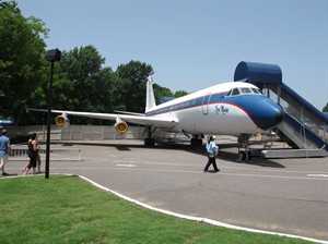 Priscilla Presley tells fans upset about possible removal of 2 Graceland jets to 'calm down' | iNFOnews.ca CP29061104