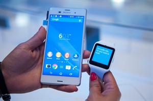 Review: Waterproof, long battery life, you name it, many new phones have standout features | iNFOnews.ca CP31024849