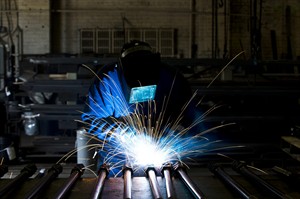US manufacturing index rises last month as factories weather global weakness | iNFOnews.ca CP30546829
