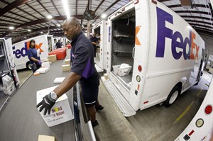 FedEx 1Q profit, sales top expectations; company will hire 50,000 seasonal workers | iNFOnews.ca CP29923566