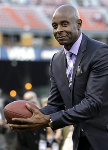 Hall of Famer receiver Jerry Rice helps NFL fight childhood obesity through Xbox 360 program | iNFOnews.ca