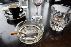 The rich woman's burden: Lung passes breast as top female cancer killer in wealthy nations | iNFOnews.ca CP31760528