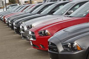 Chrysler recalls nearly 907,000 cars, SUVs to fix stalling and power mirror wiring problems | iNFOnews.ca CP30305023