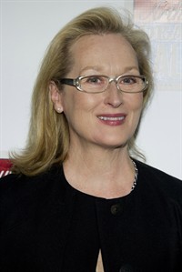 No rivalry here: Meryl Streep presents Viola Davis with Women in Film's Crystal Award | iNFOnews.ca No rivalry here: Meryl Streep presents Viola Davis with Women in Film's Crystal Award | iNFOnews.ca