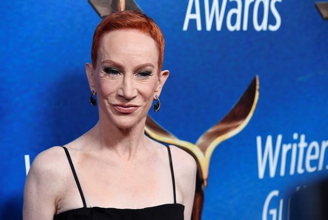 Kathy Griffin to do new shows, 9 months after Trump photo | iNFOnews.ca CP1994378985