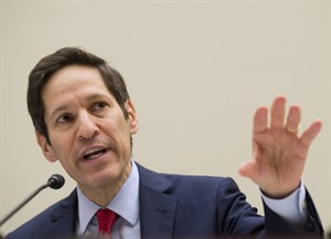 CDC director to visit health officials, hospitals in West Africa nations hit by Ebola outbreak | iNFOnews.ca CP29592082