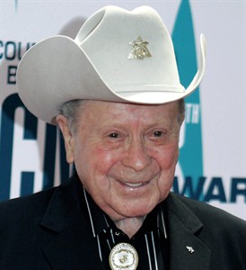 Grand Ole Opry legend Little Jimmy Dickens hospitalized with undisclosed illness | iNFOnews.ca