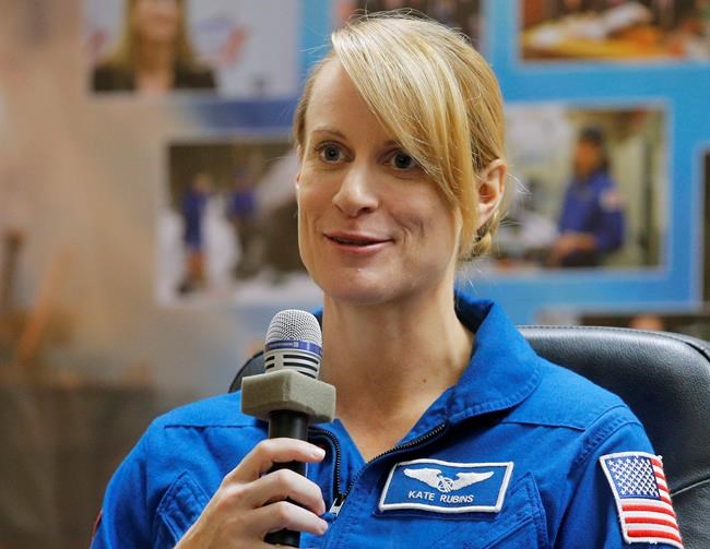 Astronaut describes career detour to US health director | iNFOnews.ca CP610189820
