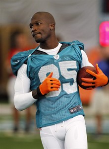 Bond set at $2,500 for Dolphins receiver Chad Johnson, accused of head-butting wife | iNFOnews.ca Bond set at $2,500 for Dolphins receiver Chad Johnson, accused of head-butting wife | iNFOnews.ca