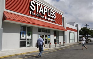 Staples says 1.2 million customer cards may have been exposed in security breach | iNFOnews.ca CP31183523
