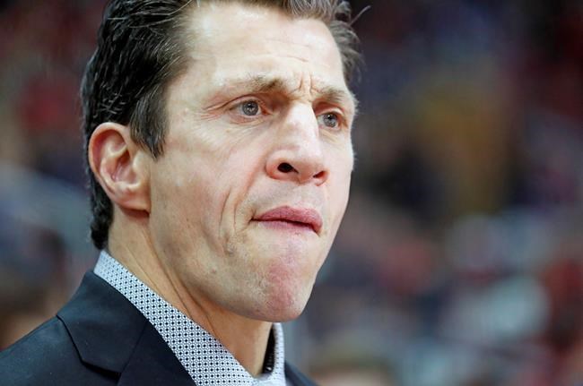 Hurricanes turn to glory days, hiring Brind'Amour as coach | iNFOnews.ca