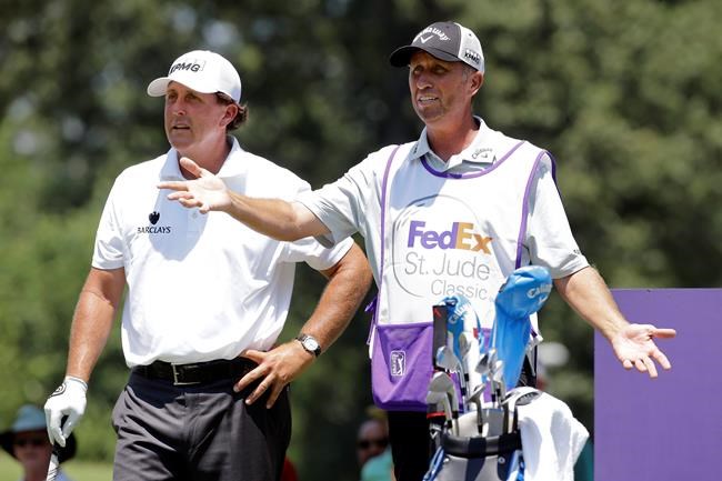 Mickelson's former caddie 'Bones' to be golf analyst for NBC | iNFOnews.ca