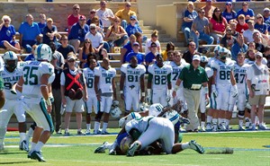 Tulane safety Devon Walker hurt in head-to-head collision with teammate during game in Tulsa | iNFOnews.ca CP20047047