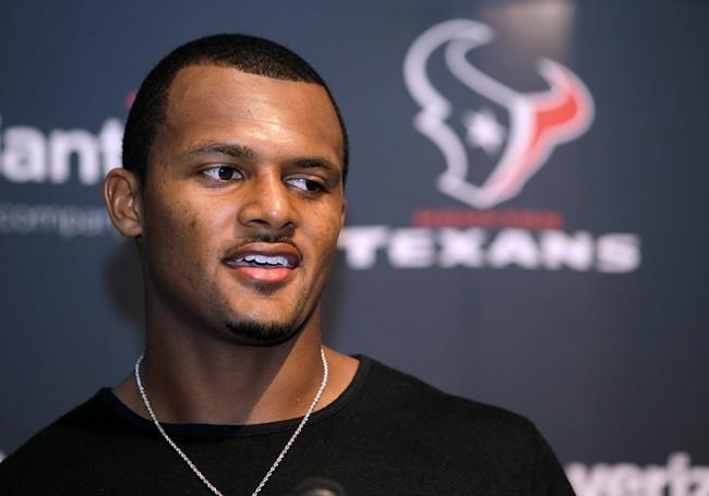 Texans' Watson donates 1st game check to stadium workers | iNFOnews.ca