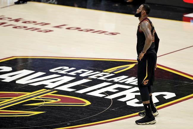 LeBron returns to LA to plot next move as free agency nears | iNFOnews.ca