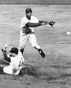 Attorney for family of Ernie Banks says Hall of Famer died after suffering a heart attack | iNFOnews.ca Attorney for family of Ernie Banks says Hall of Famer died after suffering a heart attack | iNFOnews.ca