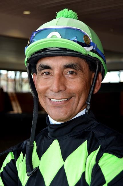 Renowned jockey Jose Flores dies in racing accident | iNFOnews.ca