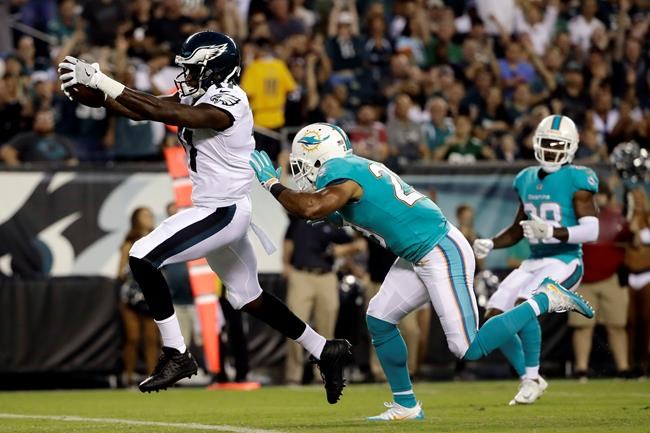 AP source: Evacuated Dolphins arrive in LA for extended stay | iNFOnews.ca