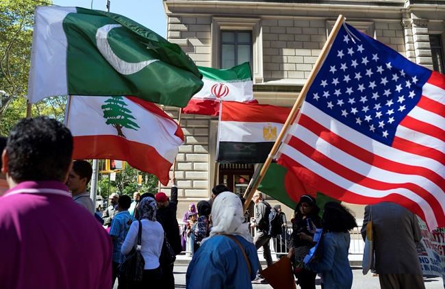 US Muslims see friendly neighbours, but a foe in White House | iNFOnews.ca US Muslims see friendly neighbours, but a foe in White House | iNFOnews.ca
