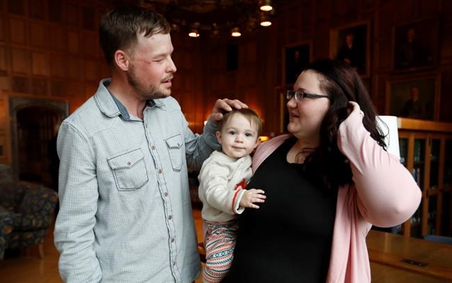 Tearful meeting for pair forever linked by face transplant | iNFOnews.ca
