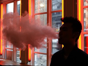 Lab tests suggest some e-cigarette use may release high levels of cancer-causing formaldehyde | iNFOnews.ca CP31570535