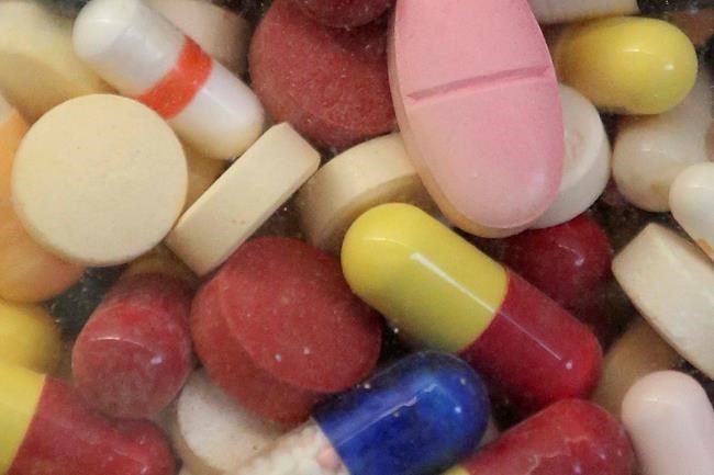Medication fog can mimic or worsen dementia in the elderly | iNFOnews.ca Medication fog can mimic or worsen dementia in the elderly | iNFOnews.ca