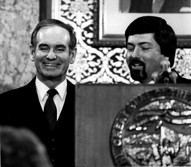 Former Gov. Ray, who helped relocate refugees to Iowa, dies | iNFOnews.ca