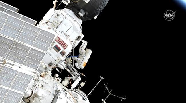 2 Russians venture into open space from Space Station | iNFOnews.ca