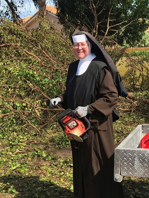 Florida nun dons habit, grabs chain saw to help after Irma | iNFOnews.ca