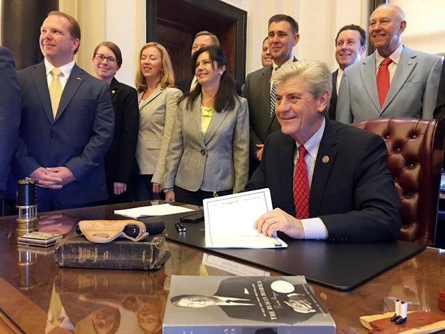 Mississippi governor: Wife is armed and ready for burglars | iNFOnews.ca