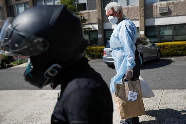 Taxis, bikes & sushi robots keep New Yorkers fed, protected | iNFOnews.ca