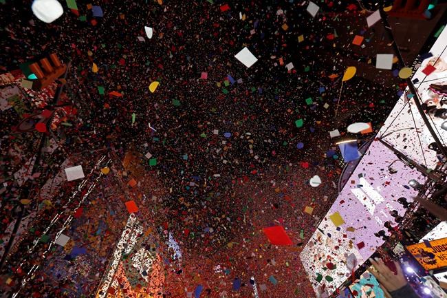 Kisses, cheers, fireworks welcome 2020 in Times Square | iNFOnews.ca