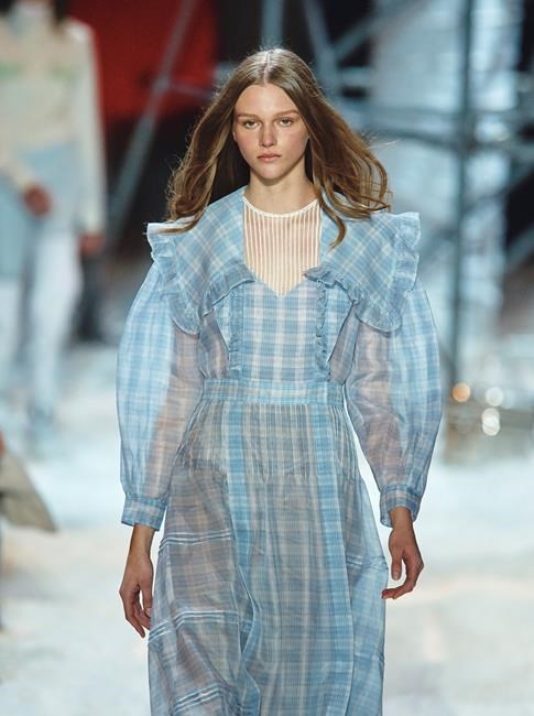 On a massive bed of popcorn, Raf Simons re-examines America | iNFOnews.ca