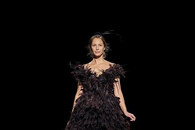 A very prompt Marc Jacobs welcomes back a '90s supermodel | iNFOnews.ca CP6363013