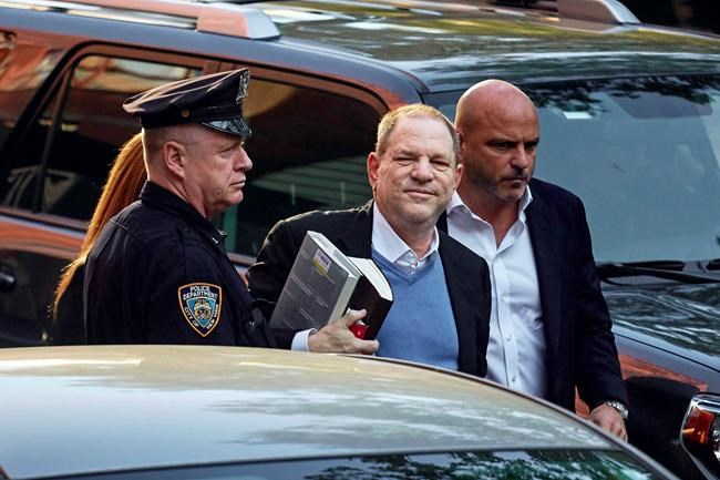 Weinstein turns himself in holding 2 entertainment bios | iNFOnews.ca