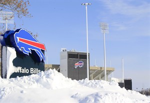 Bills race clock to clear 4 feet of stadium snow in time to host Jets - and more snow coming | iNFOnews.ca CP30771748
