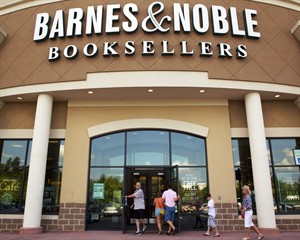 'Fifty Shades' and e-book sales help Barnes & Noble shrink 1st-quarter loss | iNFOnews.ca CP19850373